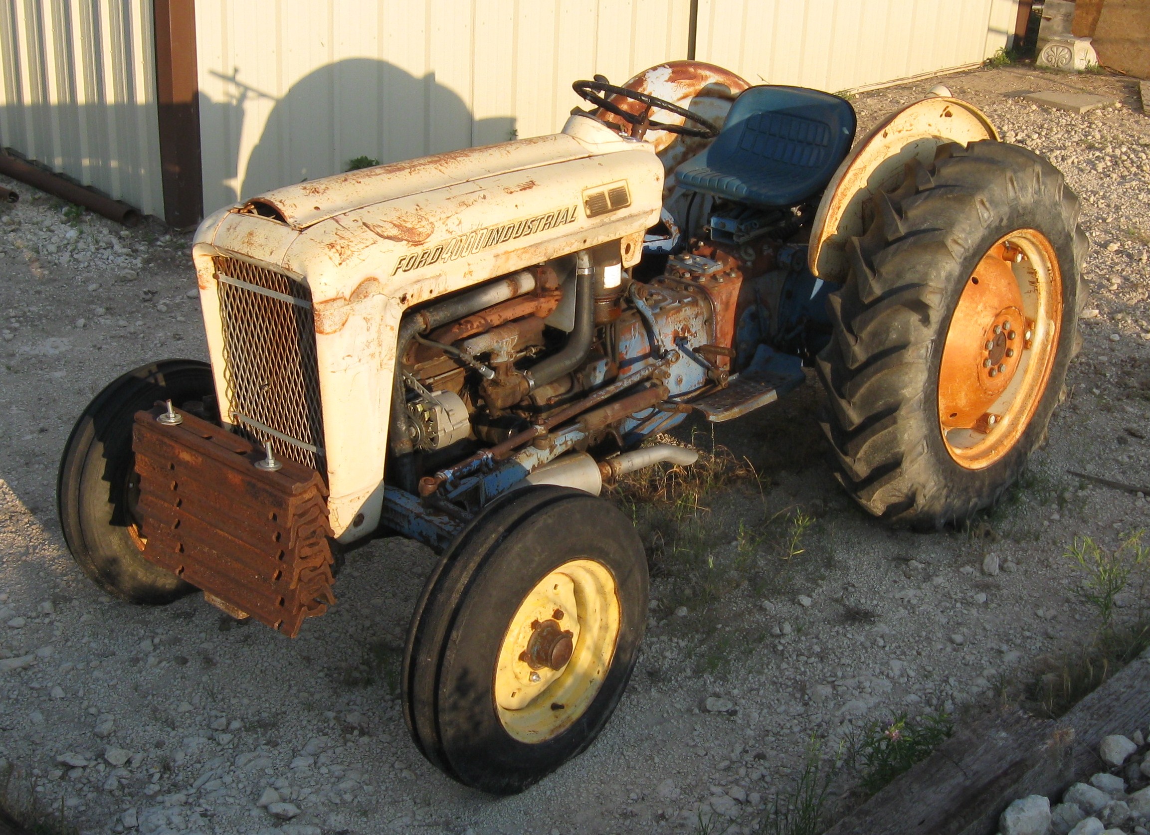 Ford 4000 industrial tractor #10